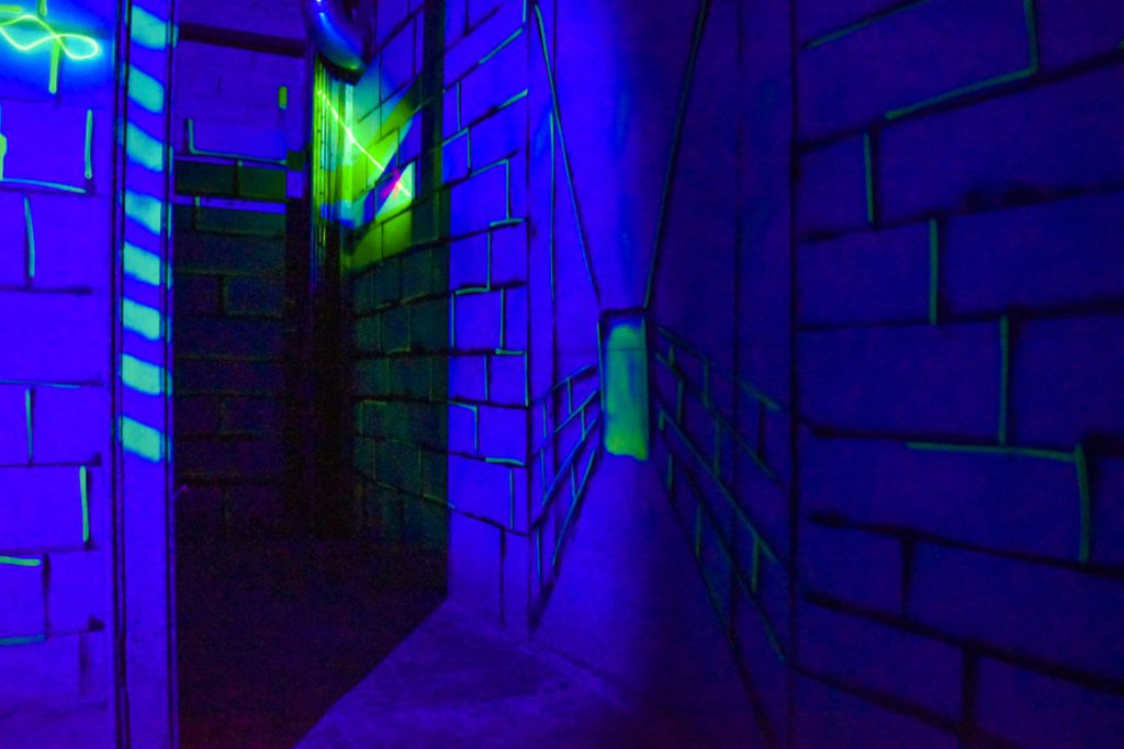 Terrain de laser game 2 à Gap avec labyrinthe et obstacles